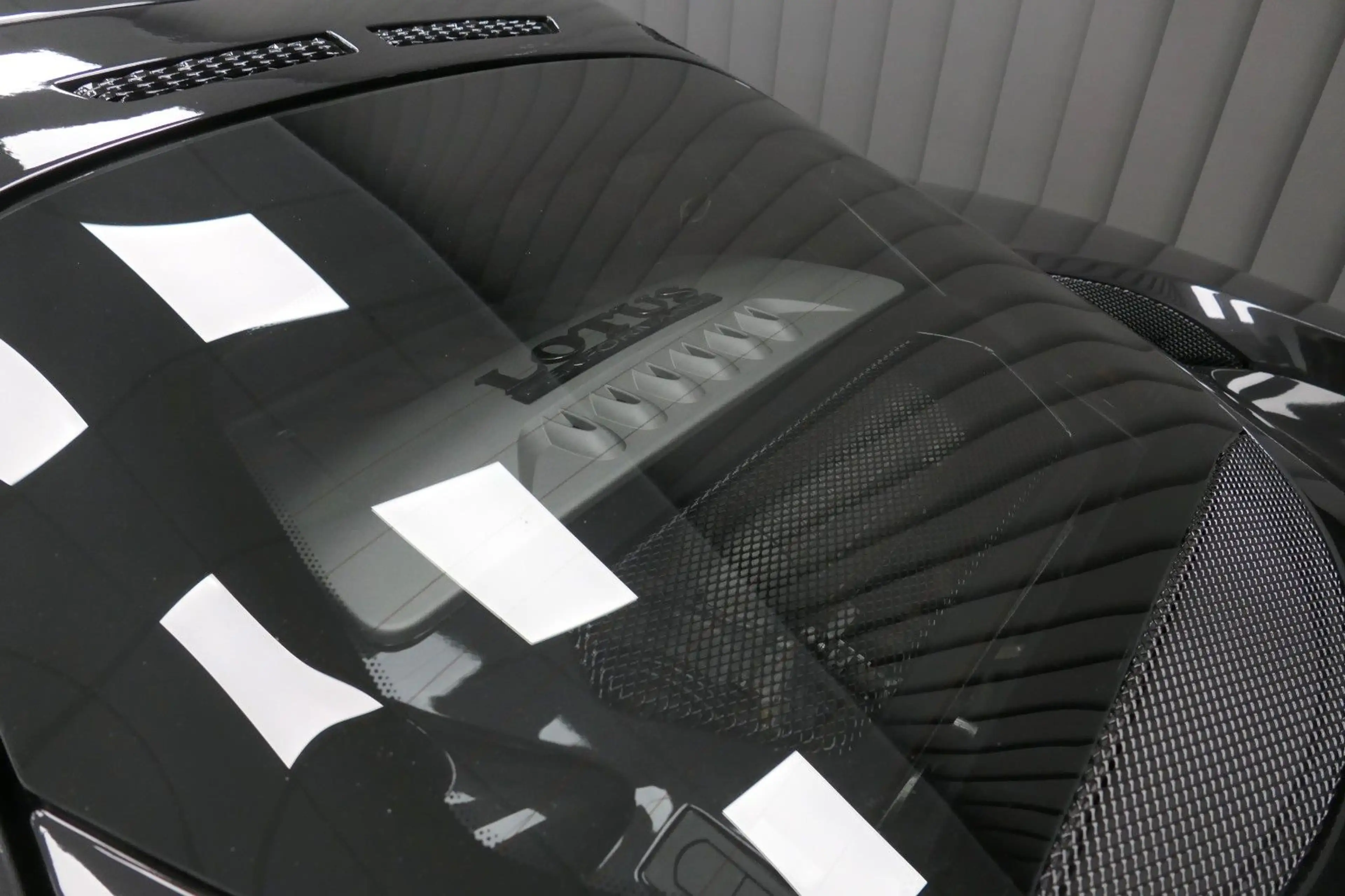 Lotus Evora S IPS ... neu aufgebaut - Motor Lack neu — photo 12
