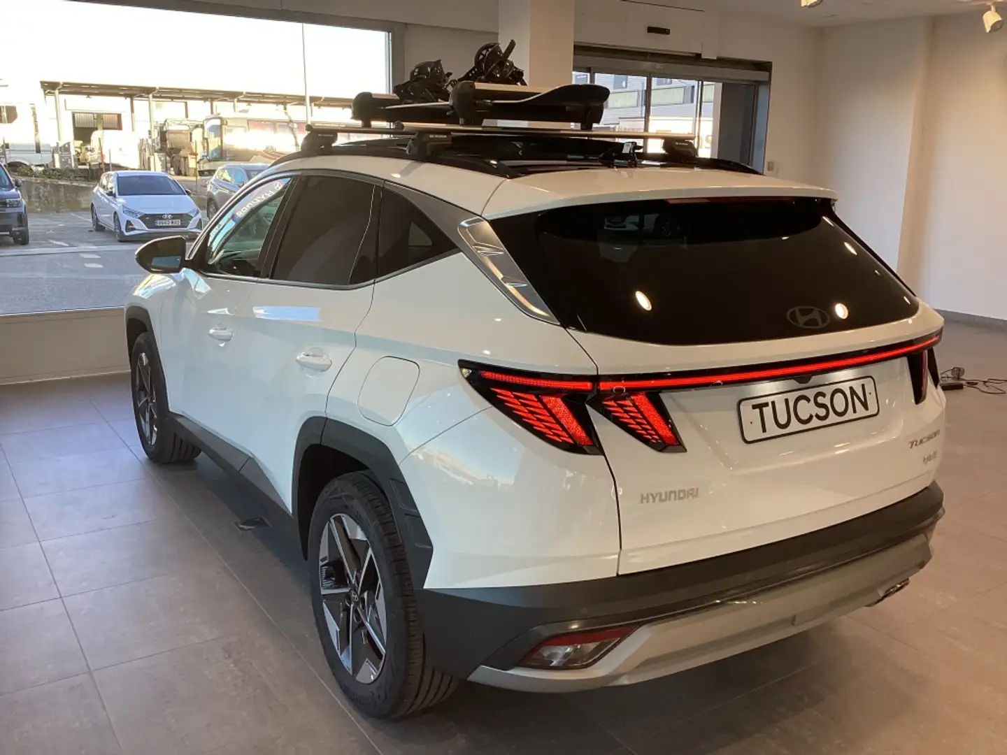 Hyundai TUCSON 1.6 T HEV Tecno Sky AT Blanco - 2