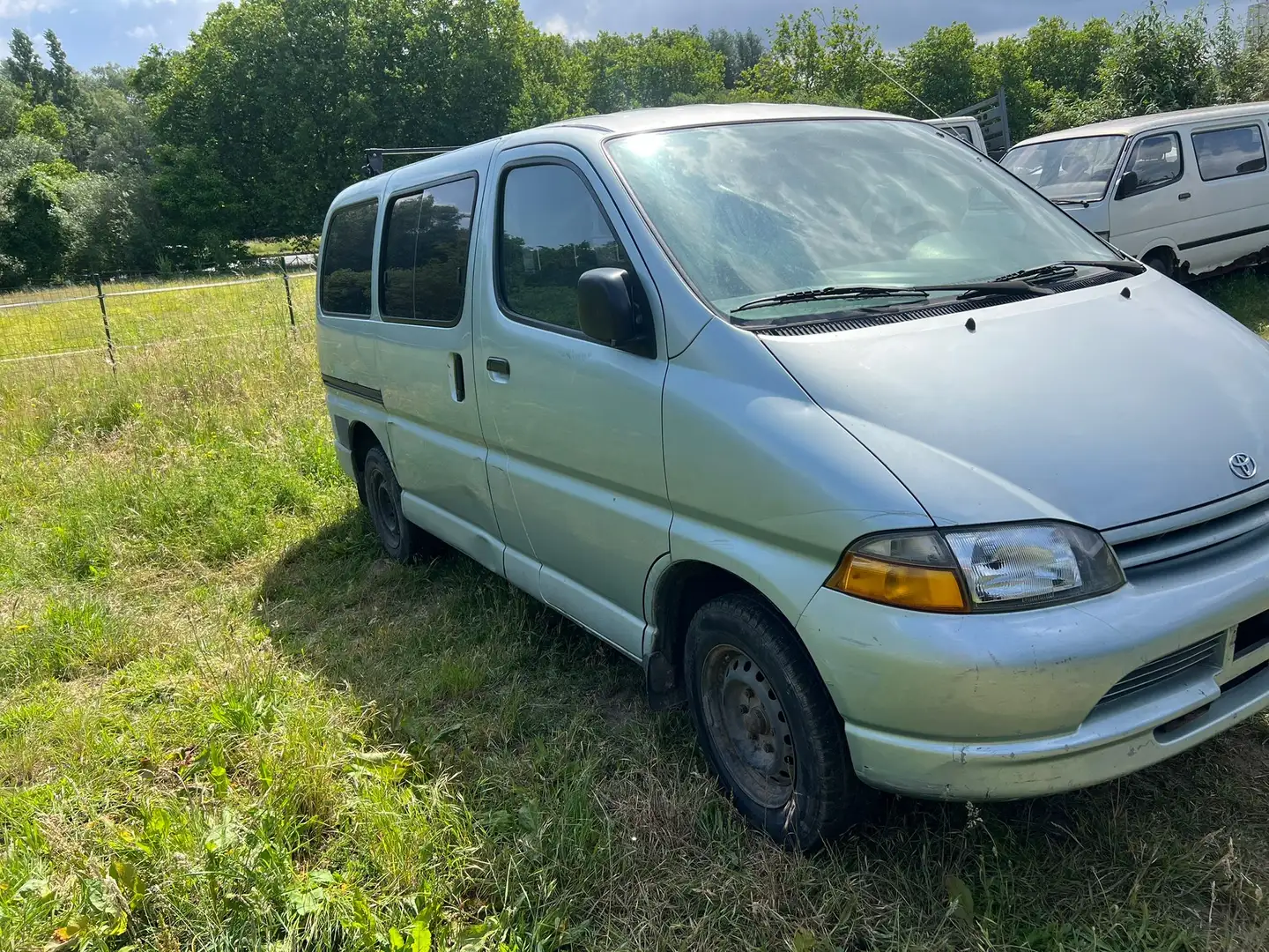 Toyota Hiace 2.4 D - 2