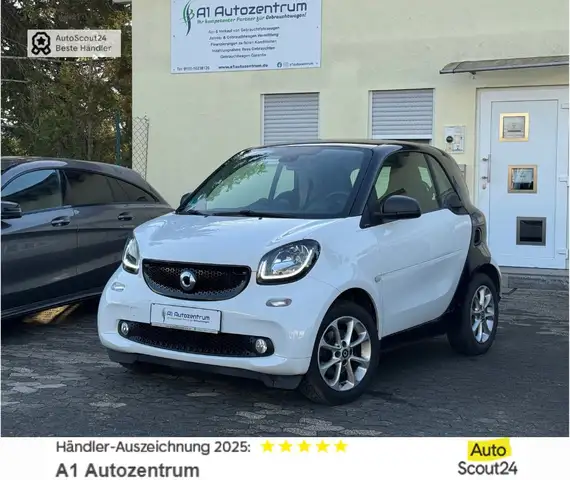 smart forTwo Coupe Passion Klimaaut. Panorama Sitzheizung Temp.