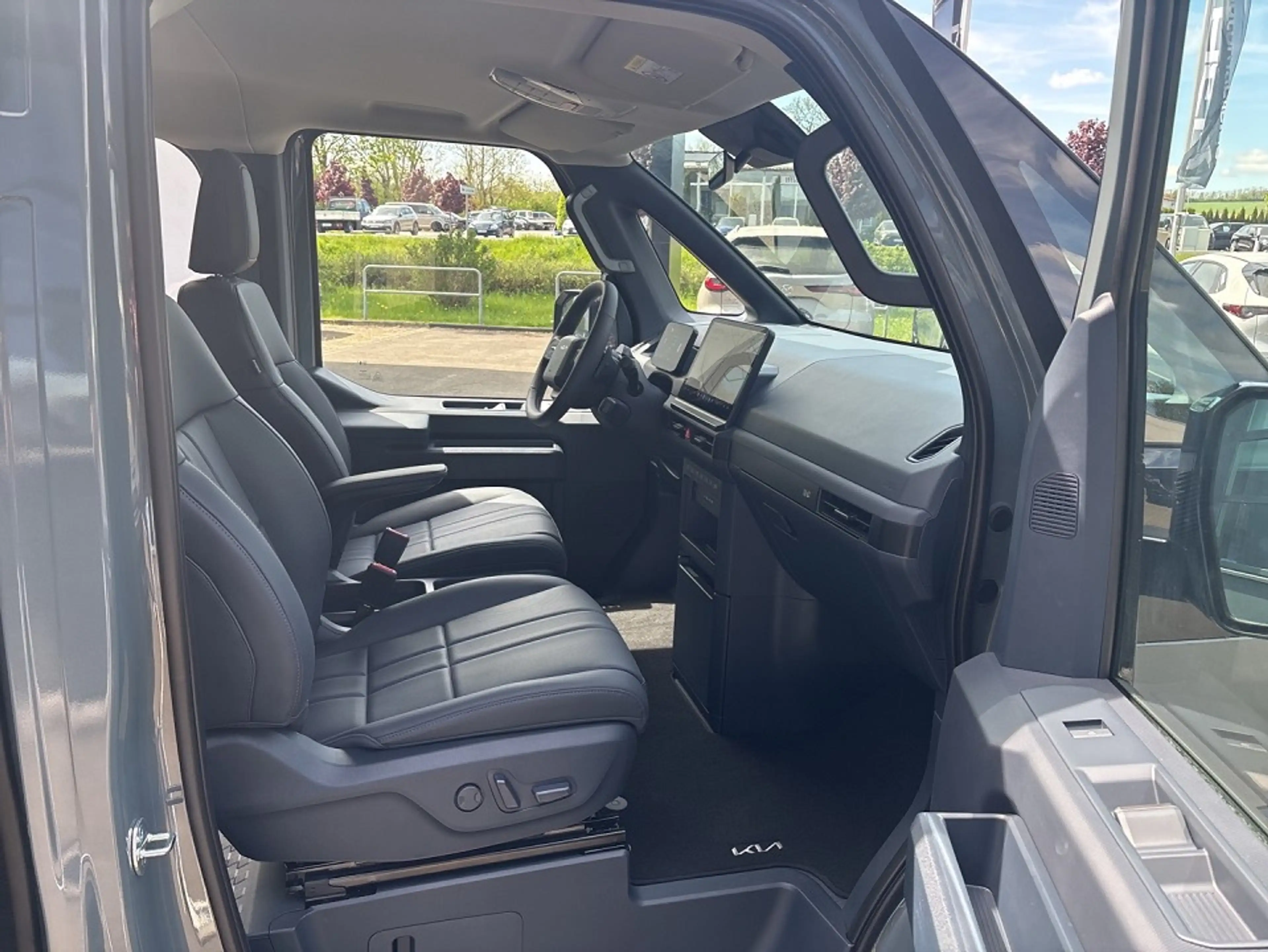 Kia PV5 Passenger 71.2 ELITE 2-3-0 WP Smart Power Allwetter — photo 9