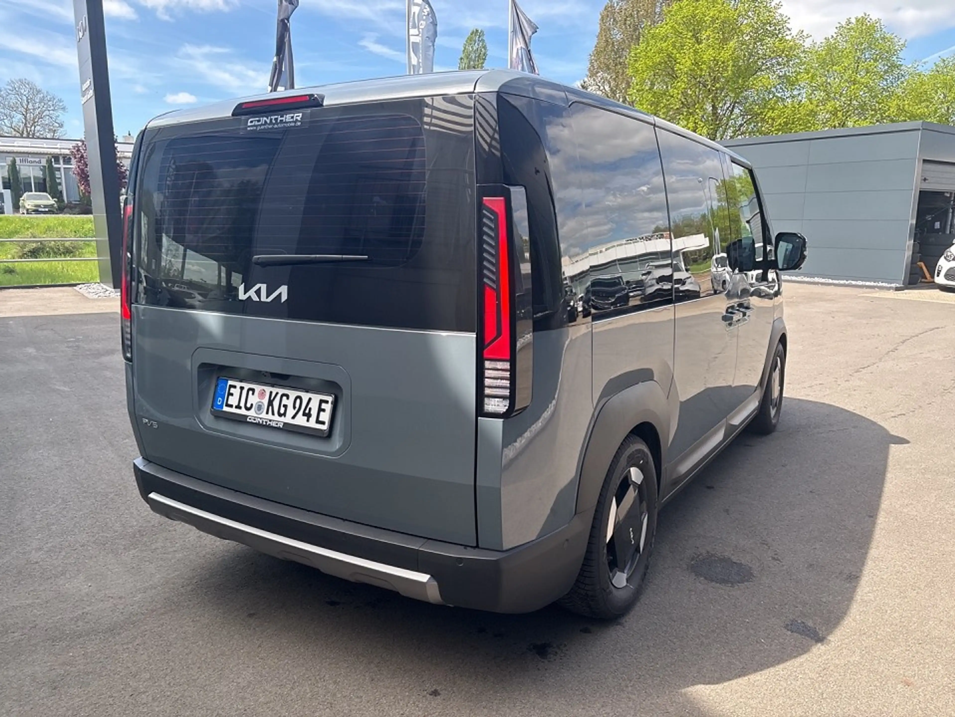 Kia PV5 Passenger 71.2 ELITE 2-3-0 WP Smart Power Allwetter — photo 3