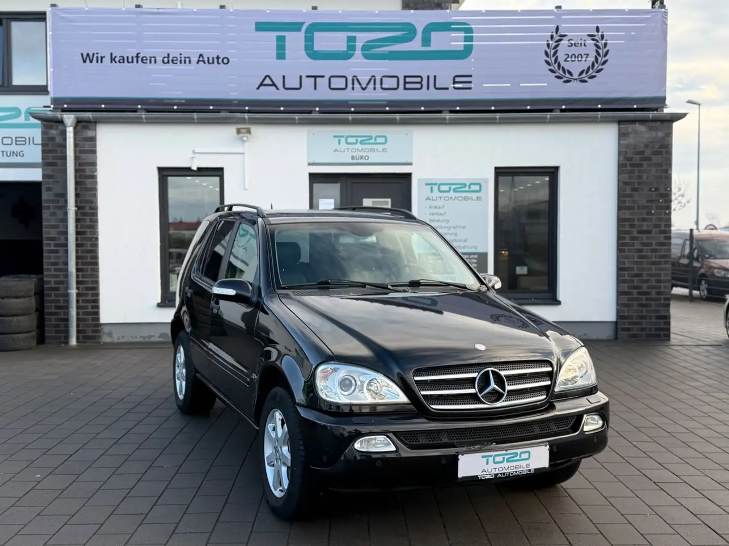 Mercedes-Benz ML 270 CDI *XENON*LEDER*NAVI*AHK*S-DACH* Schwarz - 1