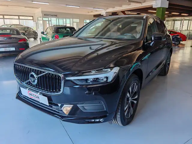 Volvo XC60 2.0 b4 Momentum Pro awd auto