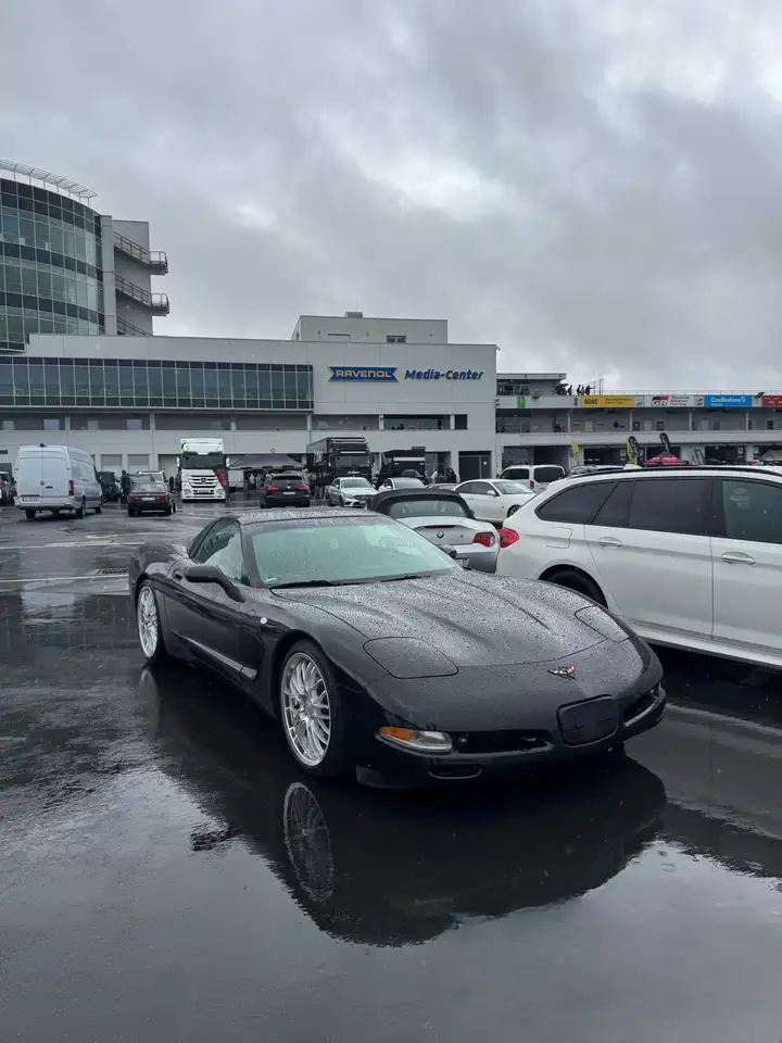 Corvette C5 — photo 1 of 6
