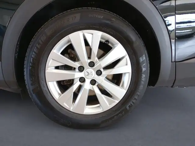 Peugeot 5008 view 9