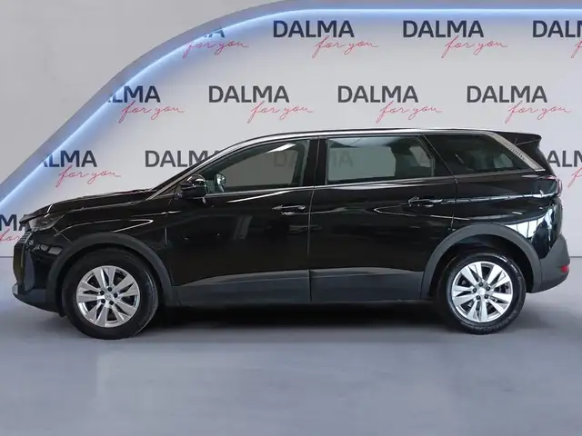 Peugeot 5008 view 2