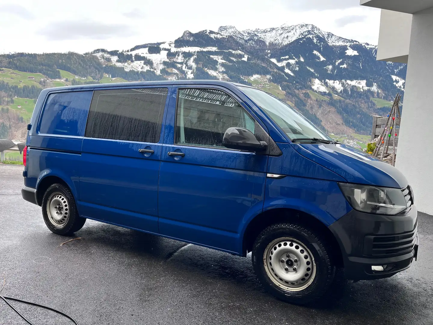Volkswagen T6 Transporter Doka Blau - 1