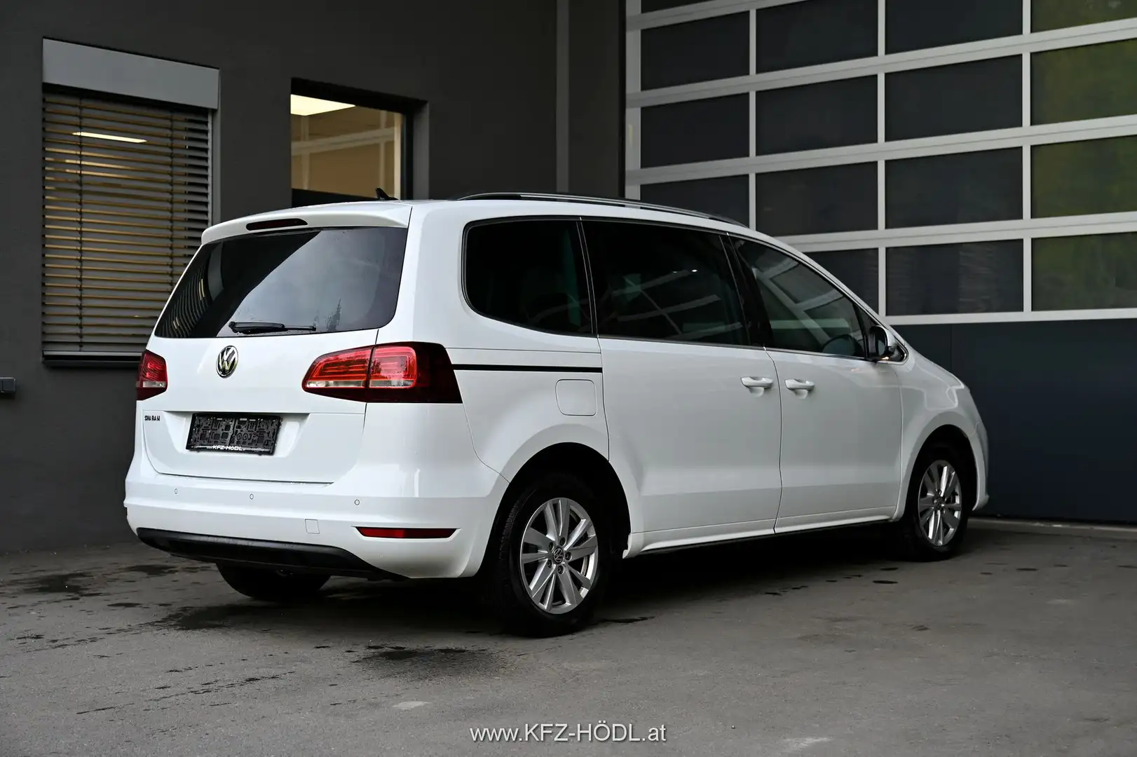 Volkswagen Sharan 2.0 TDI BMT/Start-Stopp Business+ Biały - 2