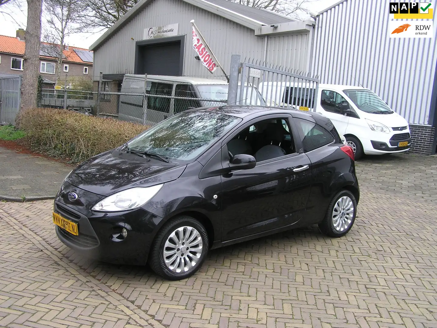 Ford Ka/Ka+ 1.2 Titanium X start/stop 156 d km nap airco APK Schwarz - 1