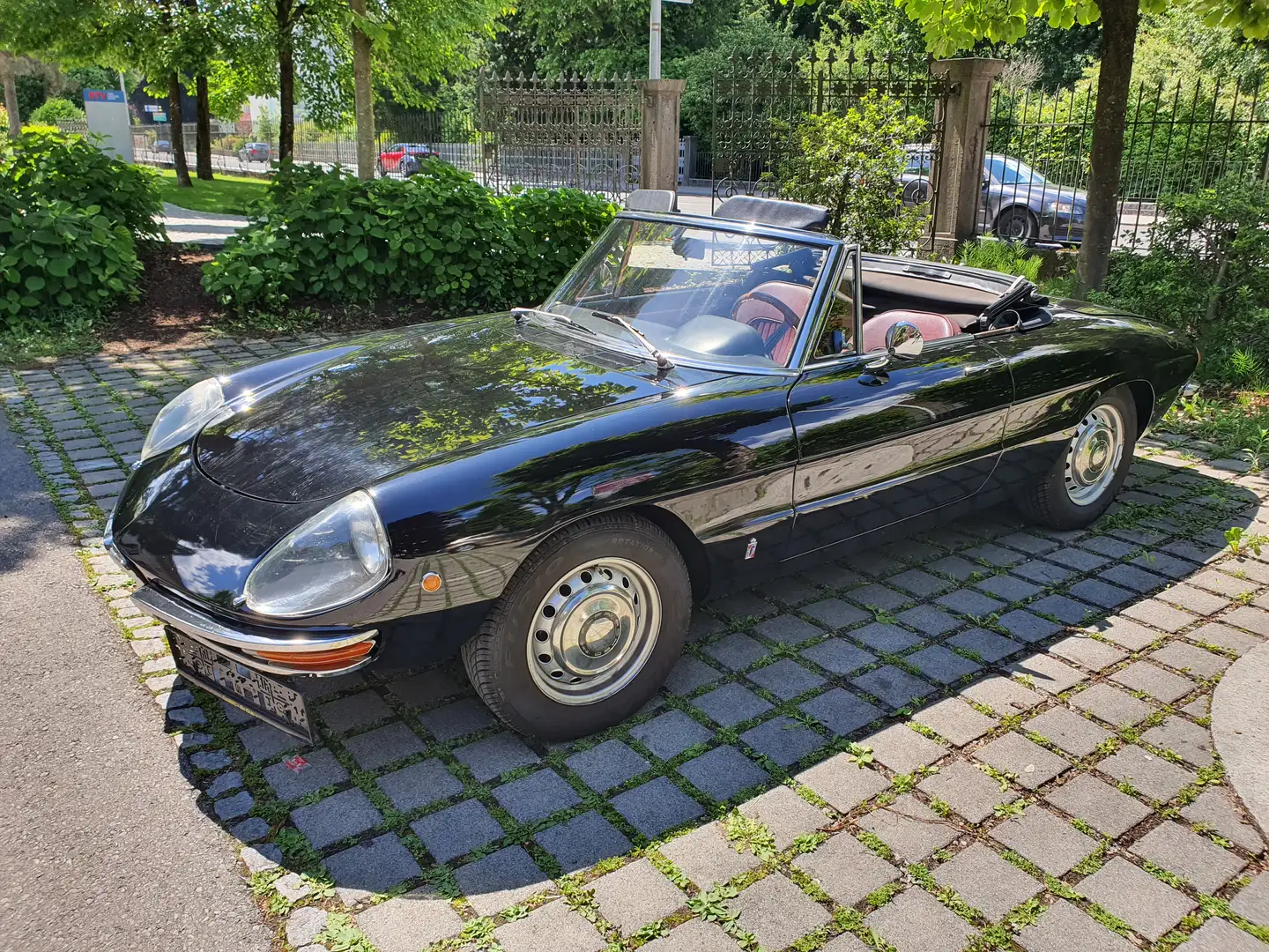 Alfa Romeo Spider 1750 Duetto Spider Schwarz - 1