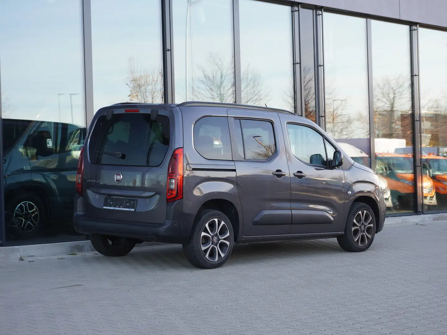 Fiat Doblo Kombi 1.5 / 10-Zoll Navi + Panoramadach Grigio - 2