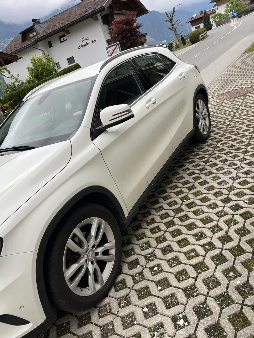 Mercedes-Benz GLA 180 - 2