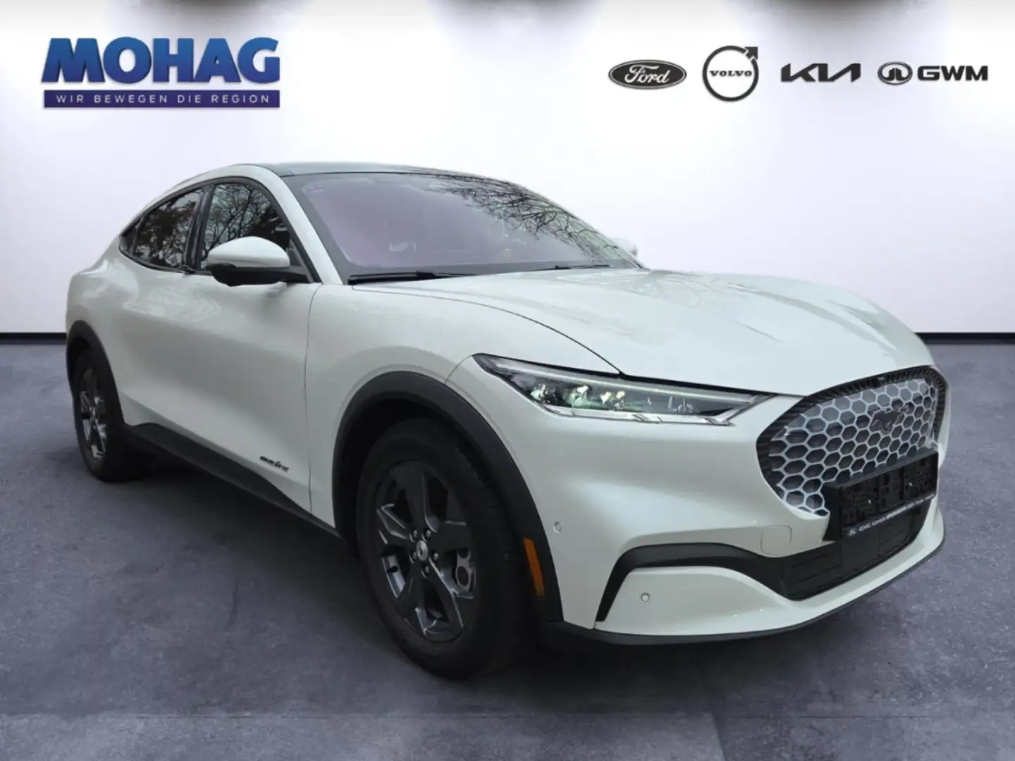 Ford Mustang Mach-E 75,7kWh Panorama Navi Digitales Cockpit Memory Sit Weiß - 2