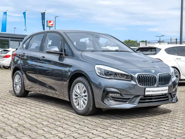BMW 2 Series view 6