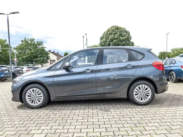 BMW 2 Series view 9