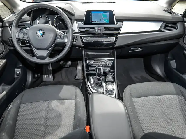BMW 2 Series view 3