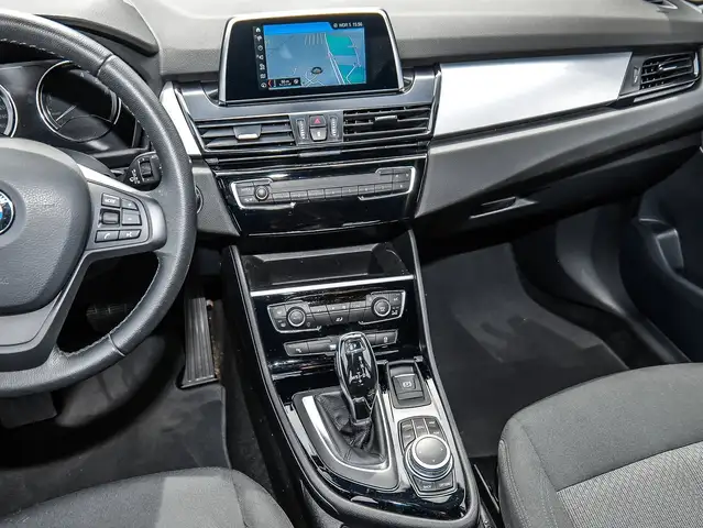 BMW 2 Series view 14