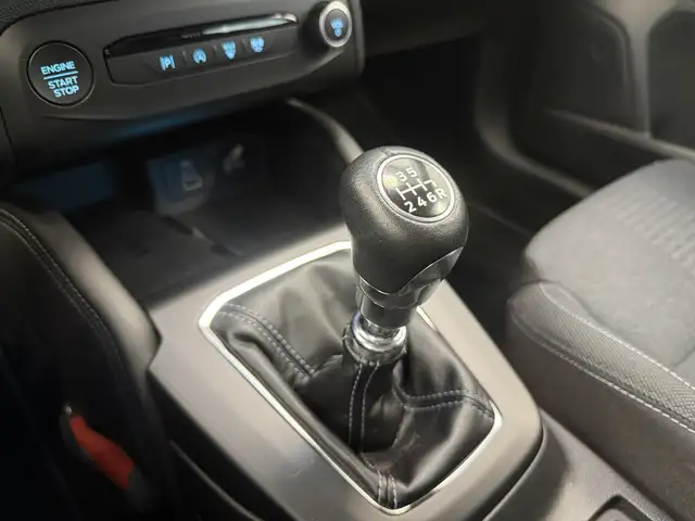 Ford Focus view 12