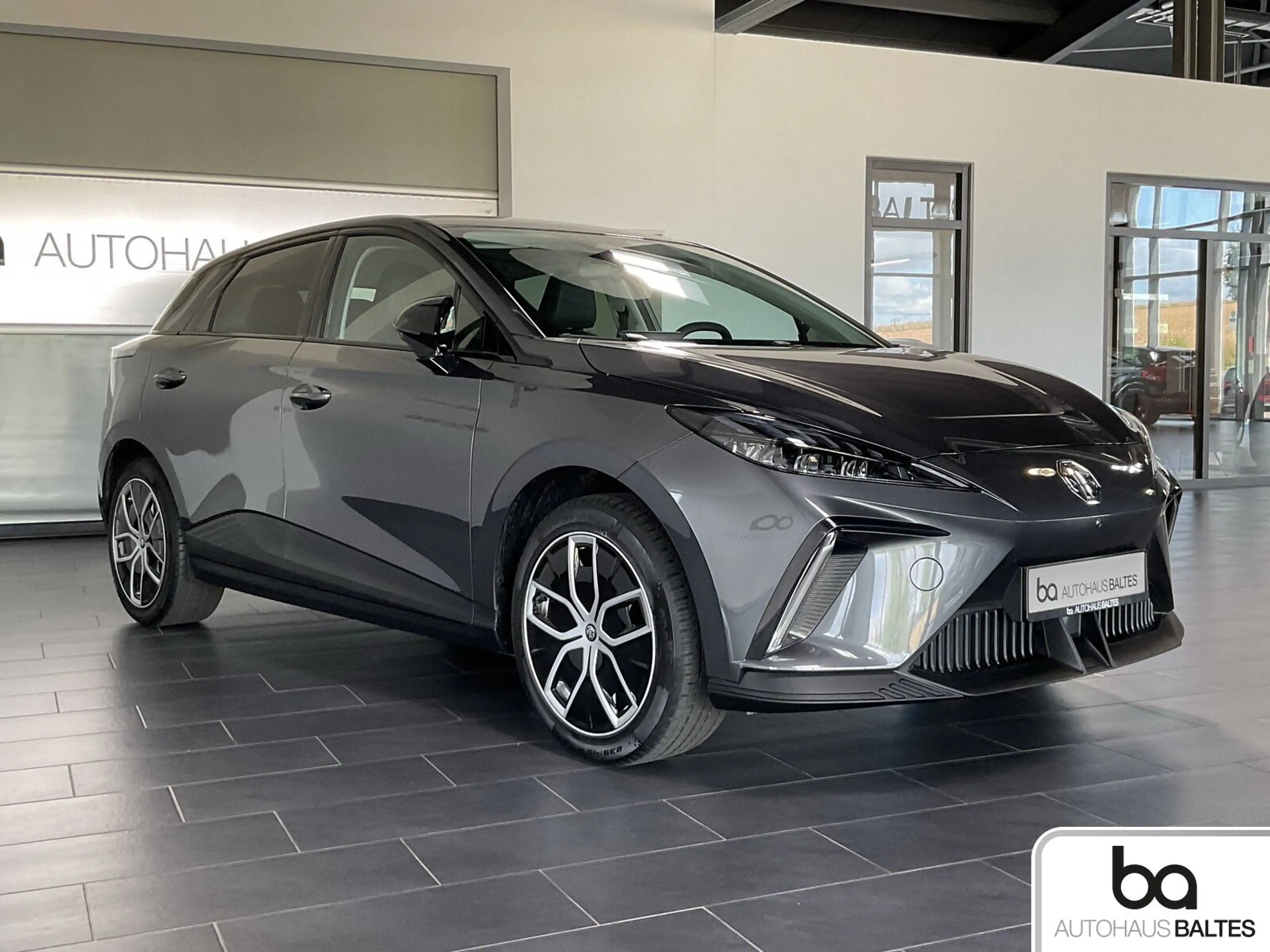 MG MG4 Luxury 64KWh LED/ACC/360*/Apple/Wärmepumpe/AAC — photo 5