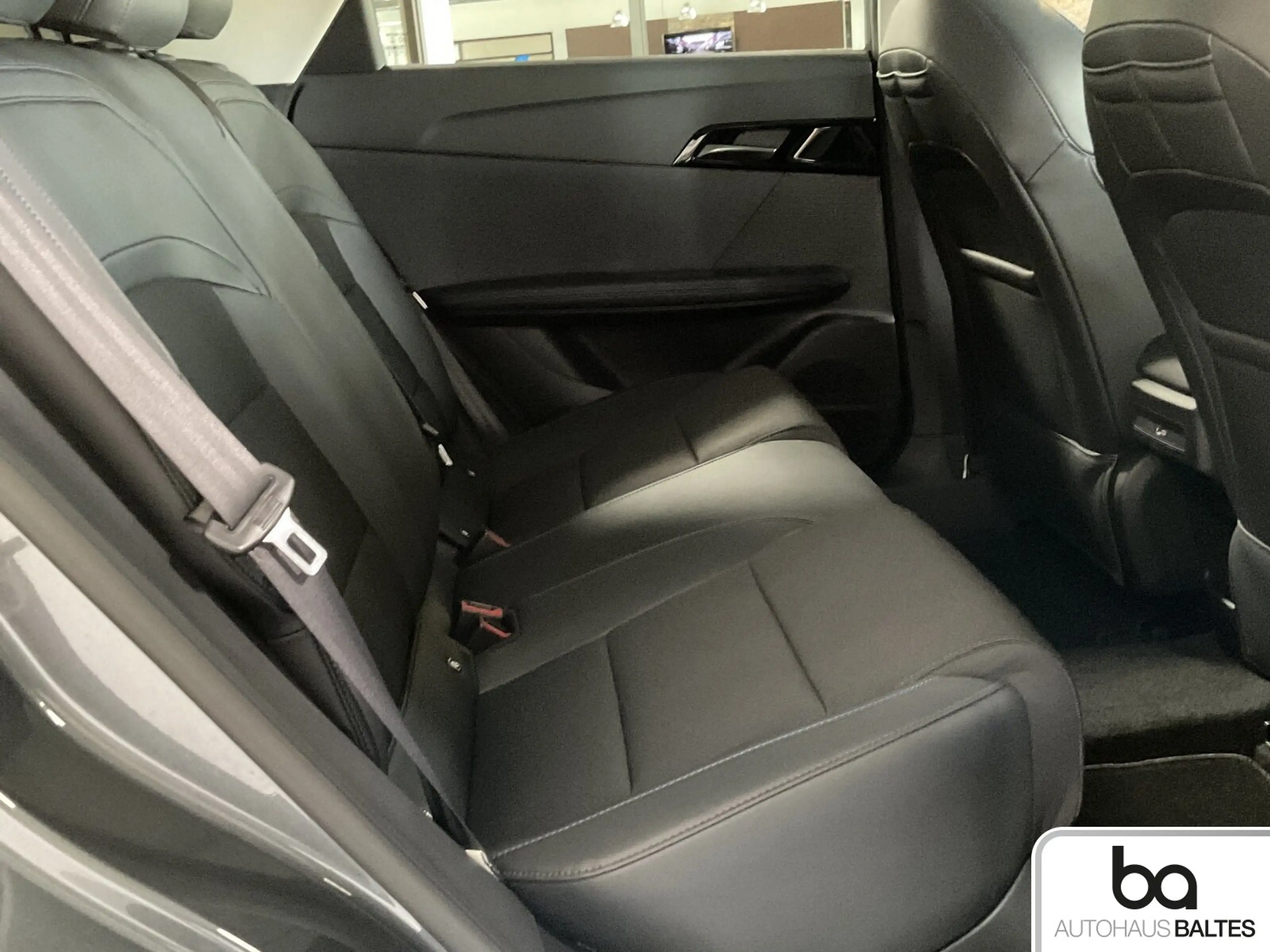 MG MG4 Luxury 64KWh LED/ACC/360*/Apple/Wärmepumpe/AAC — photo 8