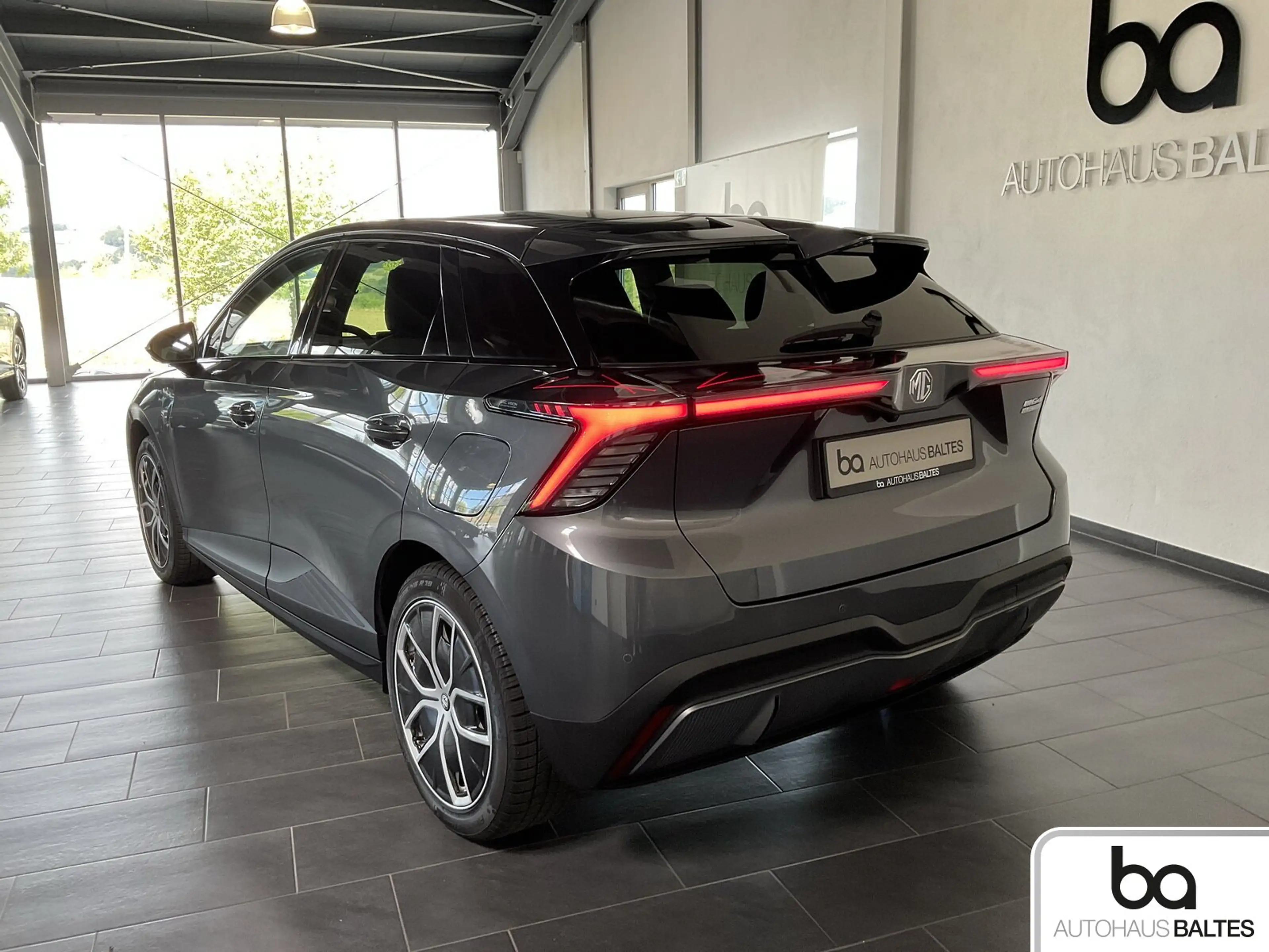 MG MG4 Luxury 64KWh LED/ACC/360*/Apple/Wärmepumpe/AAC — photo 4