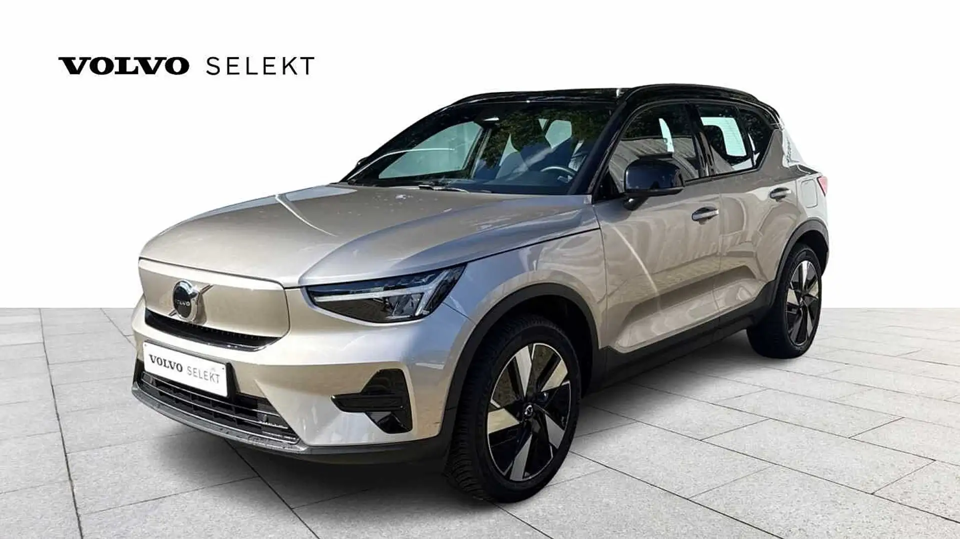Volvo XC40 Recharge Core, P6 Single Motor Extended Range, El Grijs - 1