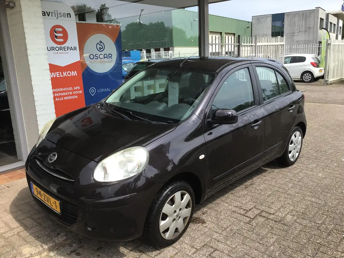 Nissan Micra 1.2 80pk Acenta Zwart - 1