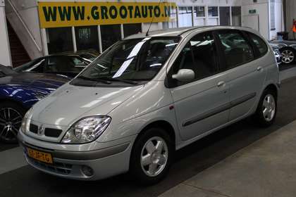 Renault Scenic 2.0-16V Expression Airco, NAP, Stuurbekrachtiging,