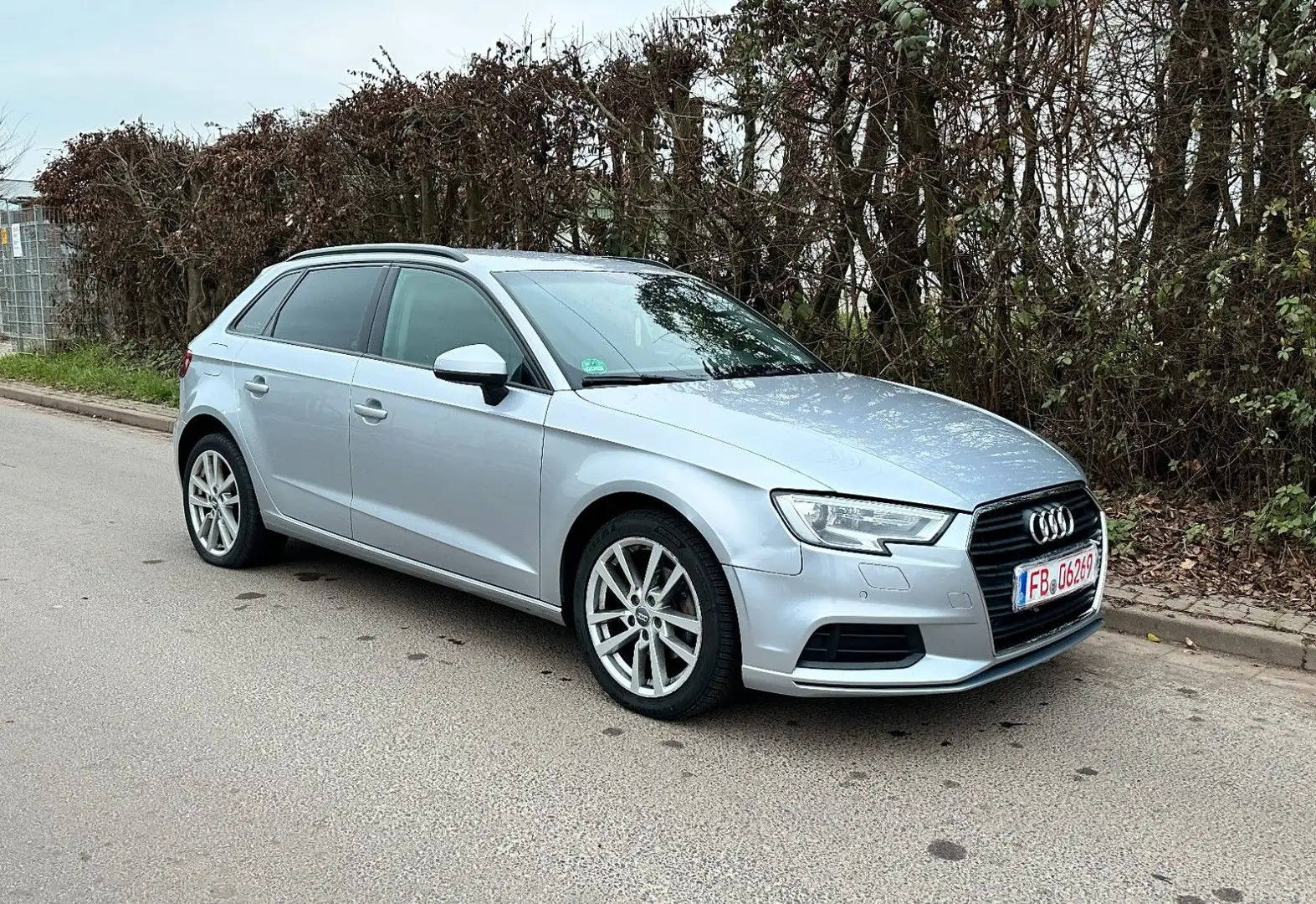 Audi A3 Sportback 30 TFSI*Automatik* Argento - 1