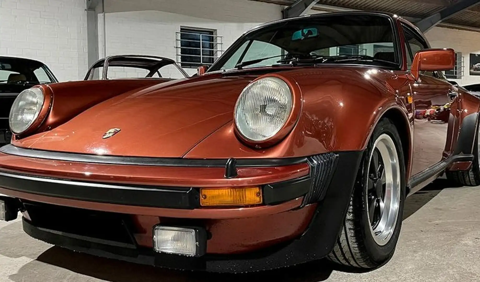 Porsche 911 Turbo 3.0 smeđa - 2