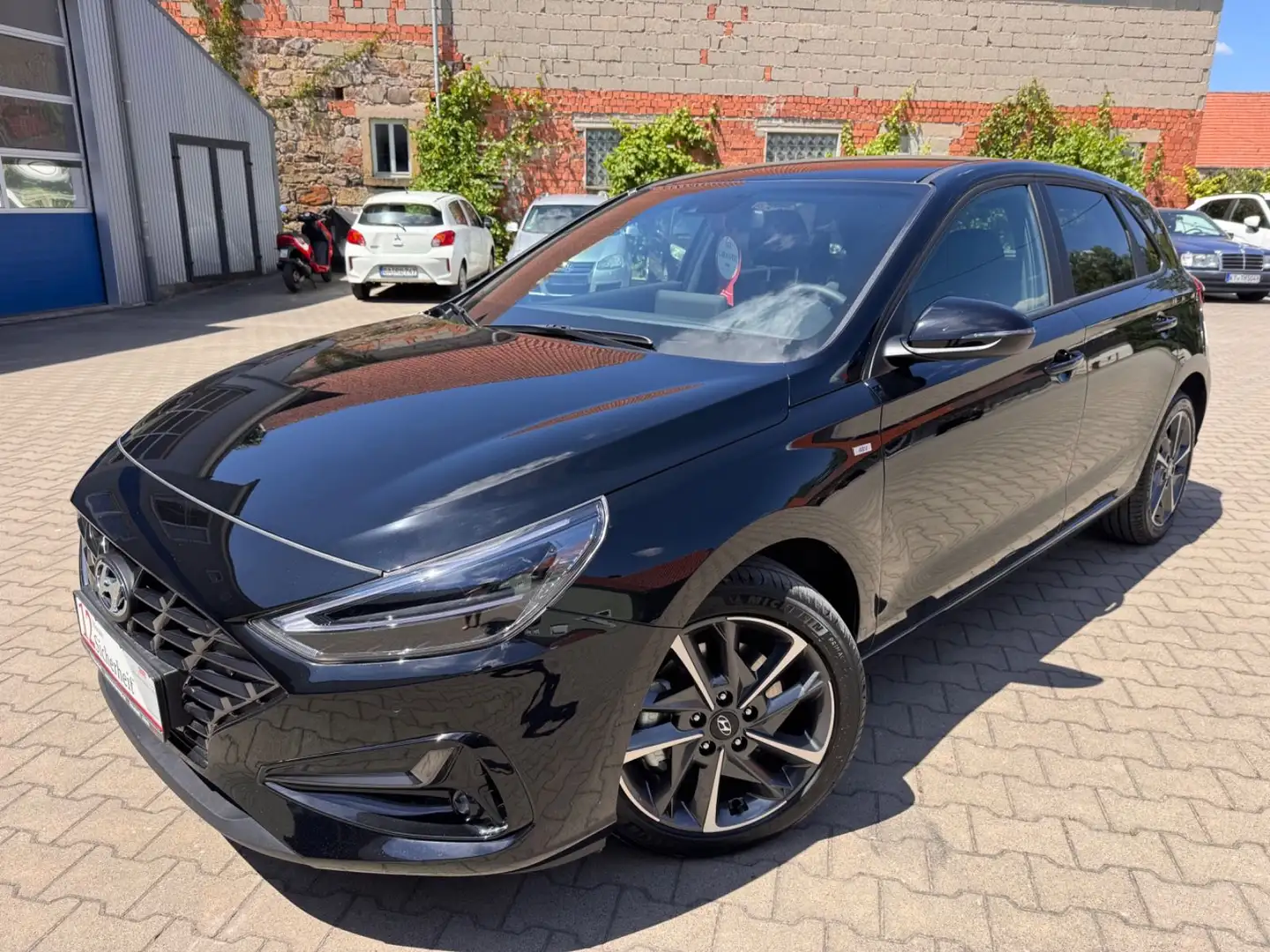 Hyundai i30 Advantage Mild-Hybrid Noir - 1