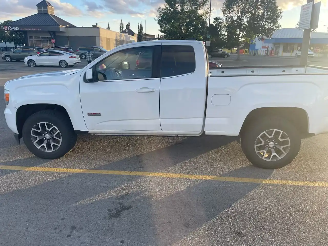GMC Canyon снимка GMC Canyon