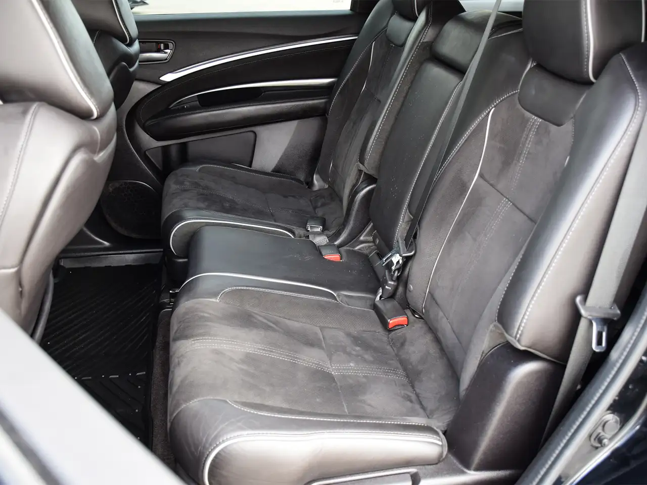 Acura MDX снимка Acura MDX