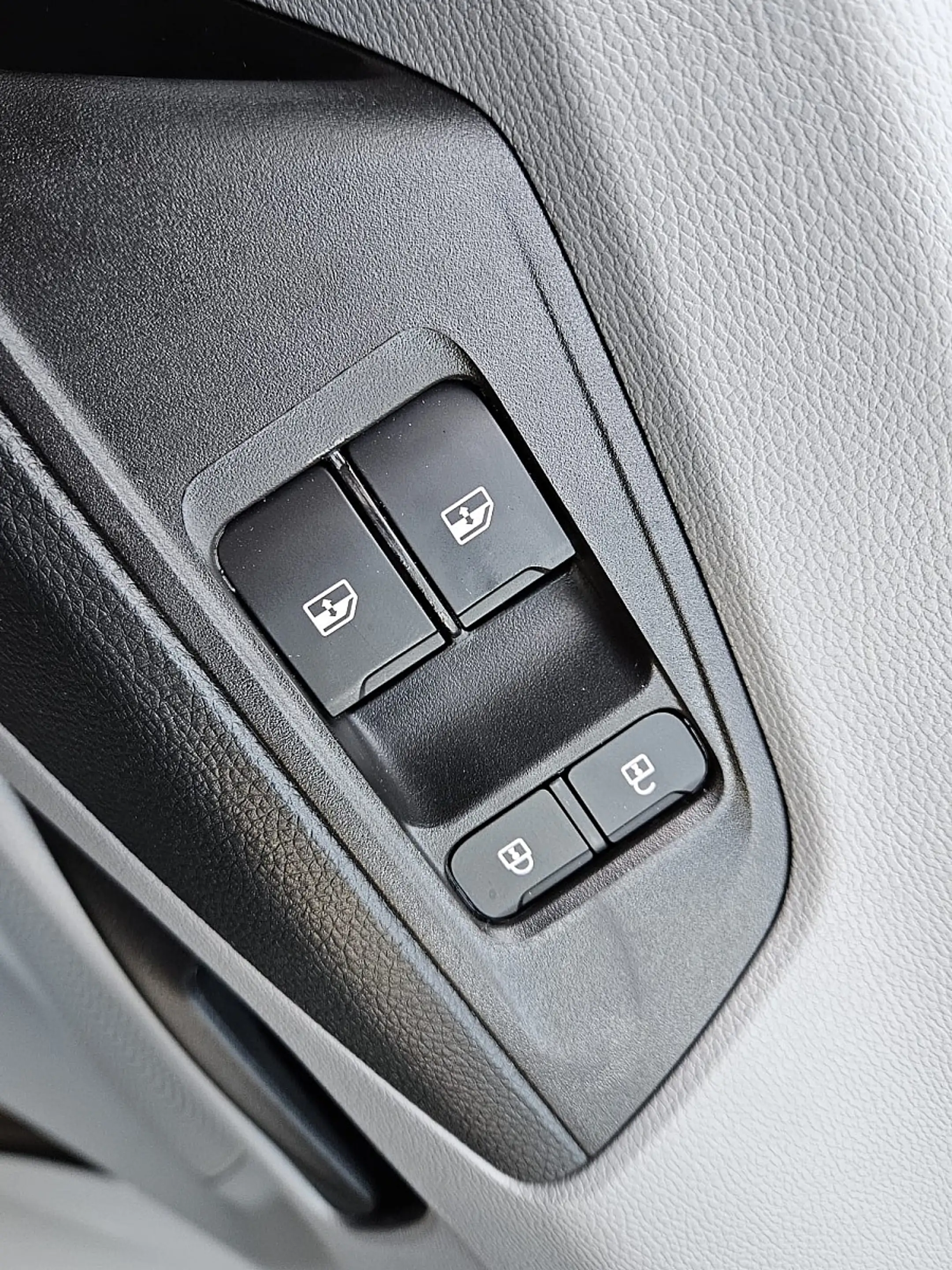 Maxus Deliver 9 Deliver 9 Kasten 2.0 D L3H2 FWD — photo 12