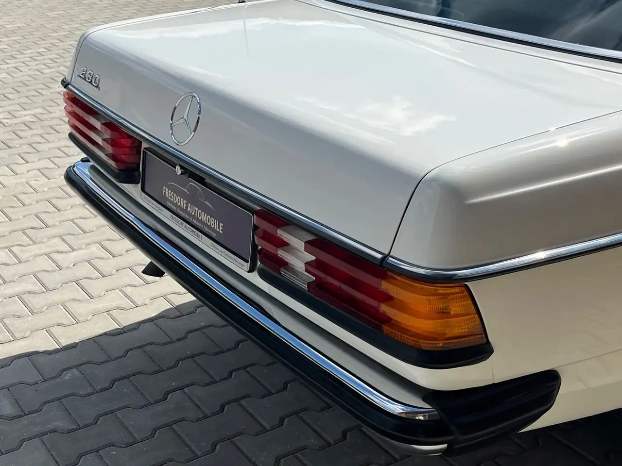 Mercedes-Benz 230 W123 2. Hand, nur 43.000 Km!!!, foto 5
