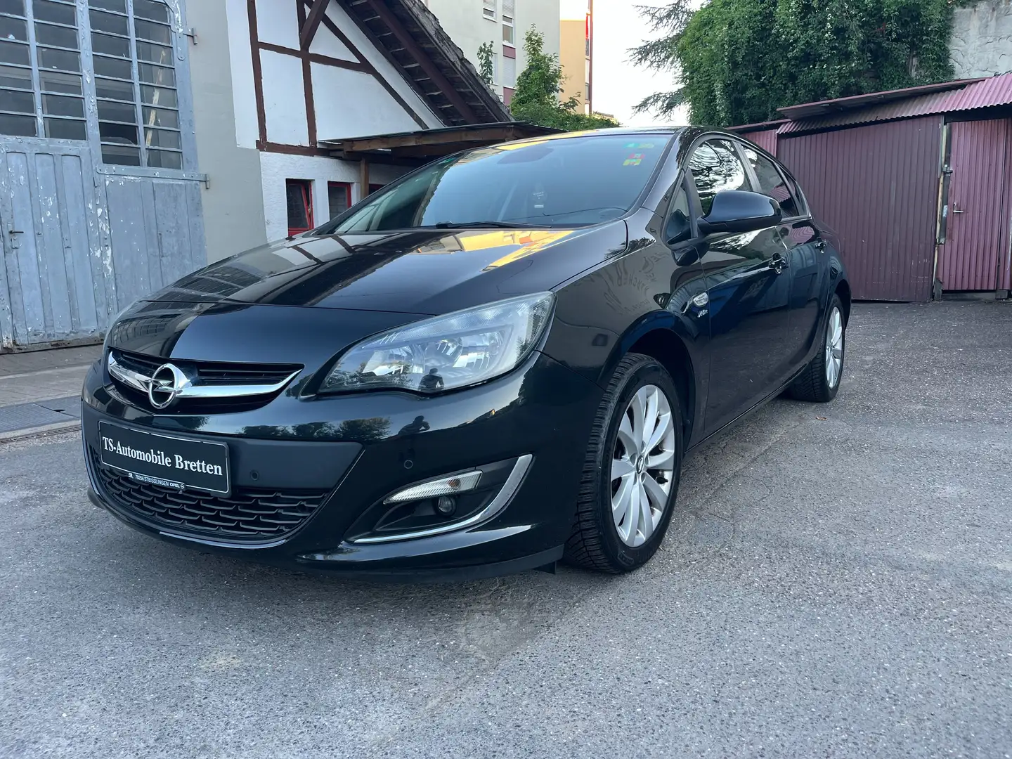 Opel Astra J Lim. 5-trg. 2.Hand,Klima,PDC,TÜV..... Schwarz - 2