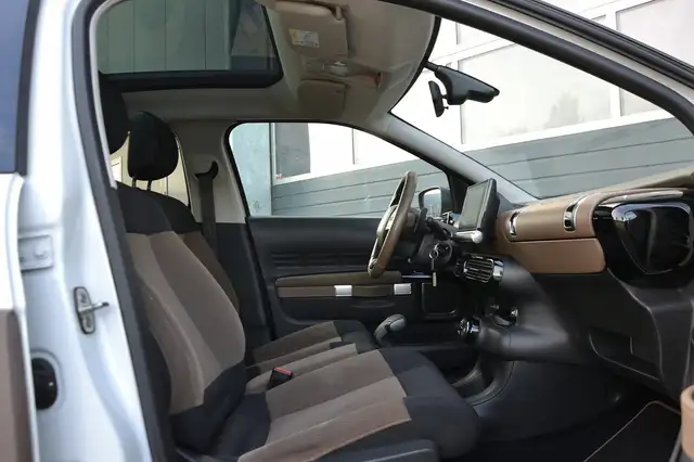 Citroen C4 Cactus view 9