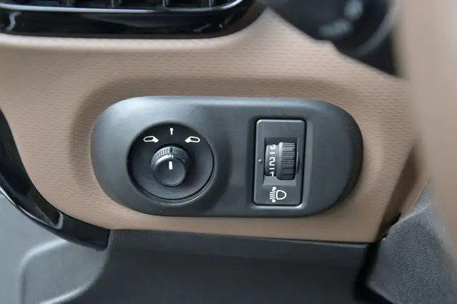 Citroen C4 Cactus view 17