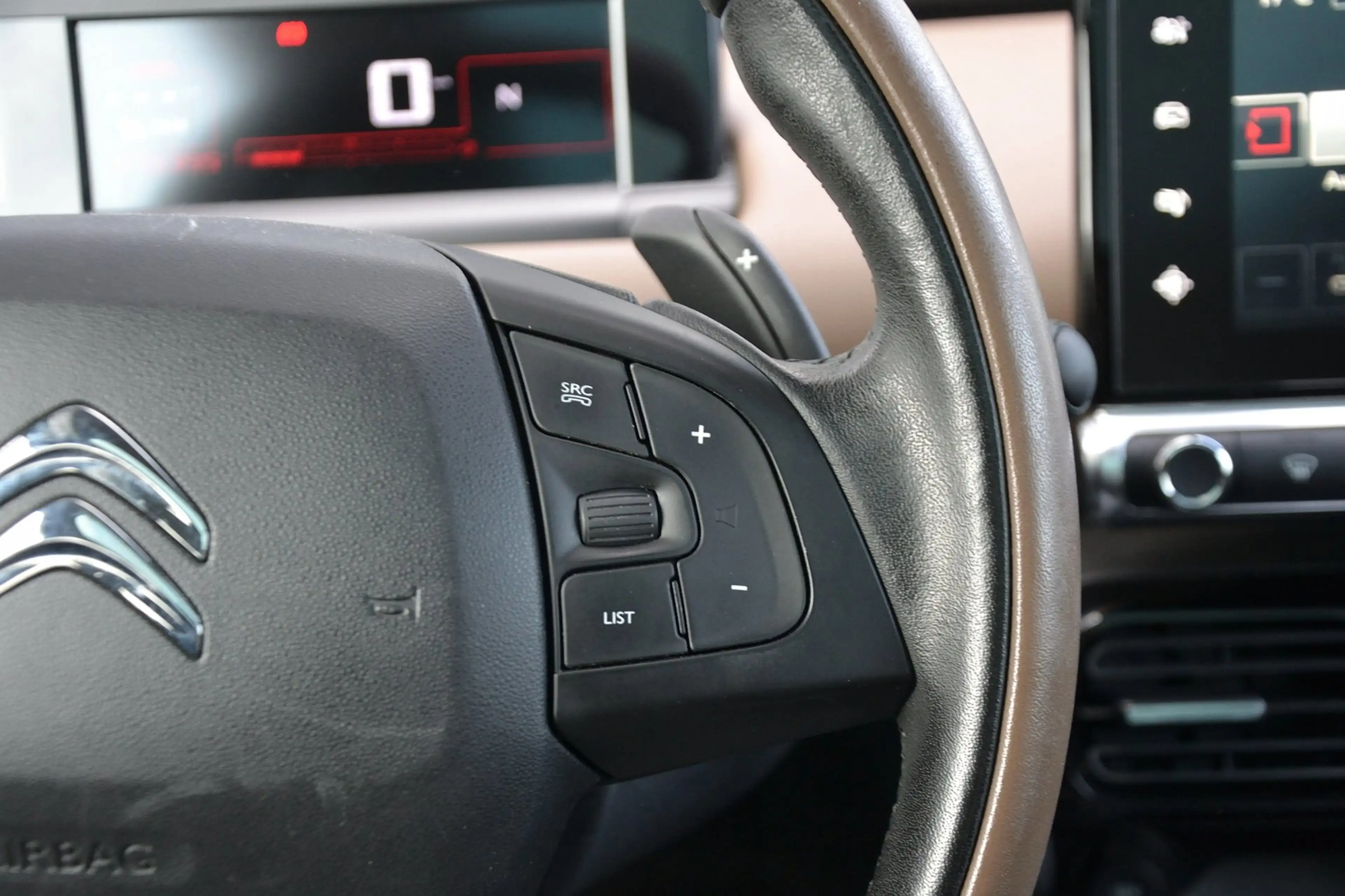 Citroen C4 Cactus 1.2 e-VTi Shine Automaat | Panoramadak | Trekhaak — photo 15