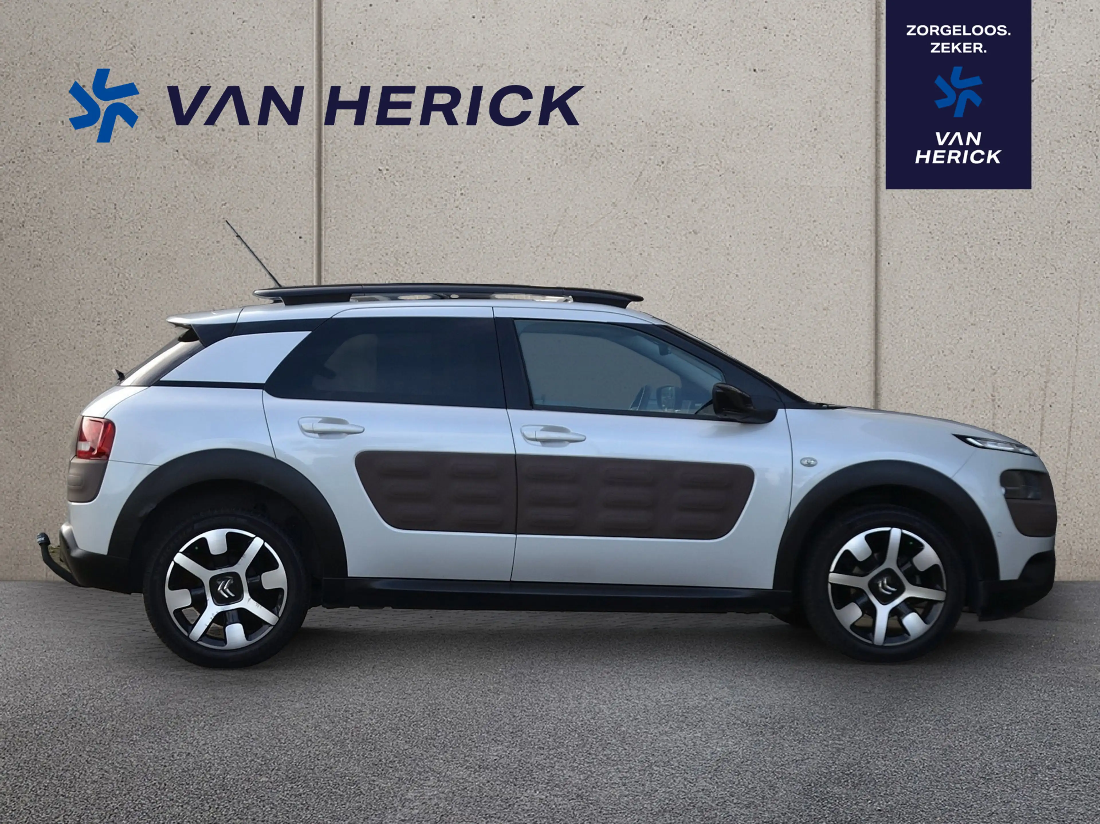 Citroen C4 Cactus 1.2 e-VTi Shine Automaat | Panoramadak | Trekhaak — photo 3