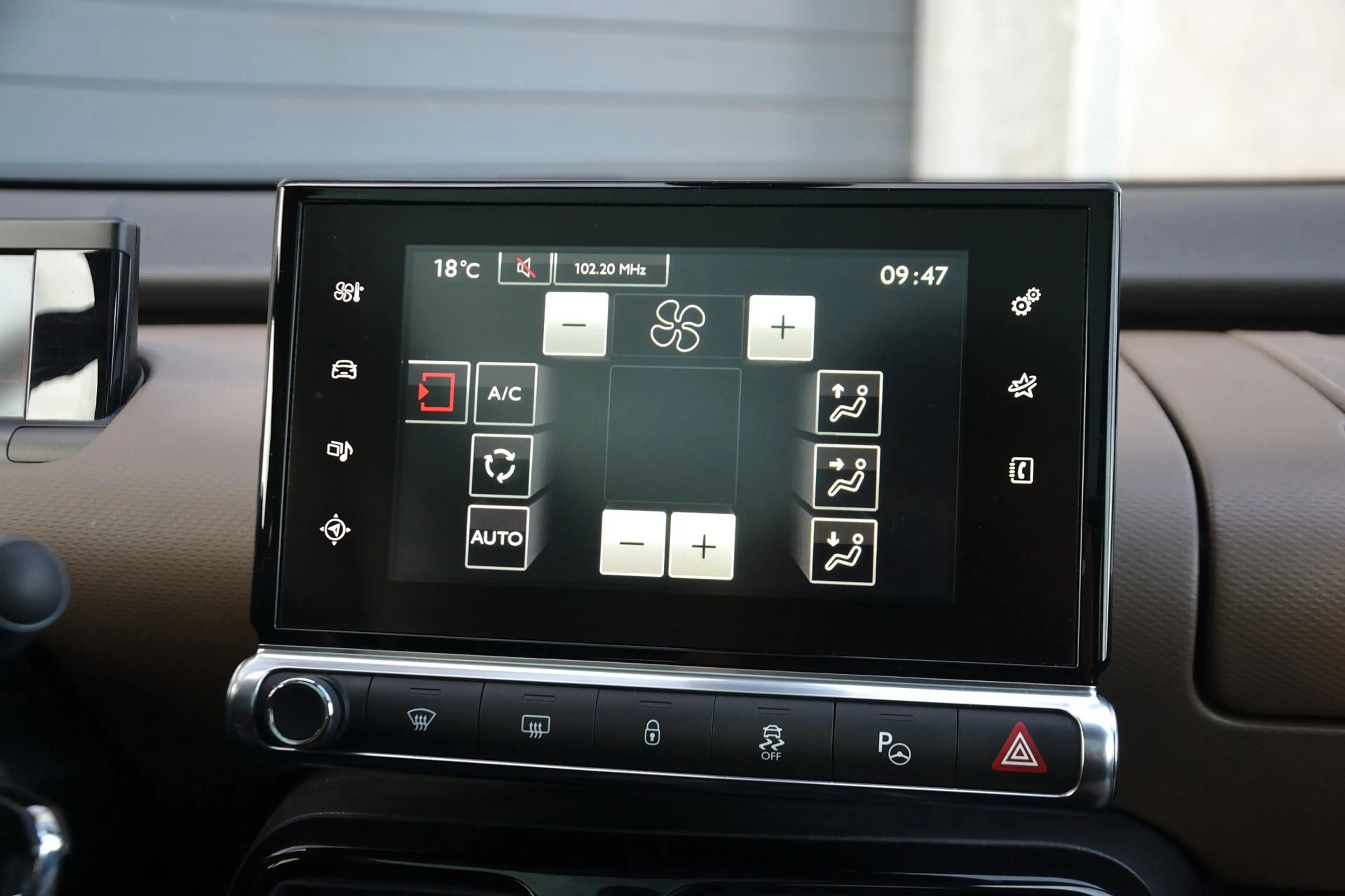 Citroen C4 Cactus 1.2 e-VTi Shine Automaat | Panoramadak | Trekhaak — photo 11