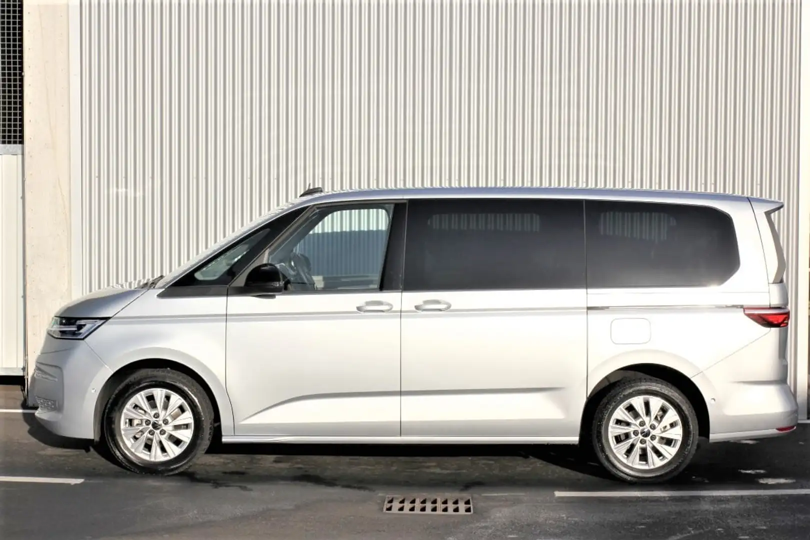 Volkswagen T7 Multivan VW T7 Multivan Business ÜH TDI Silber - 2