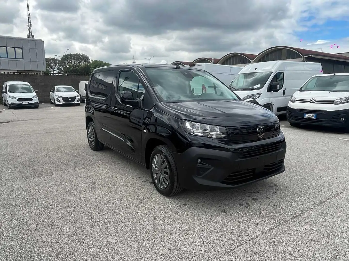 Peugeot Partner Nuovo Partner BlueHdi 130 cv S&S EAT8 Furgone L1 Negro - 1