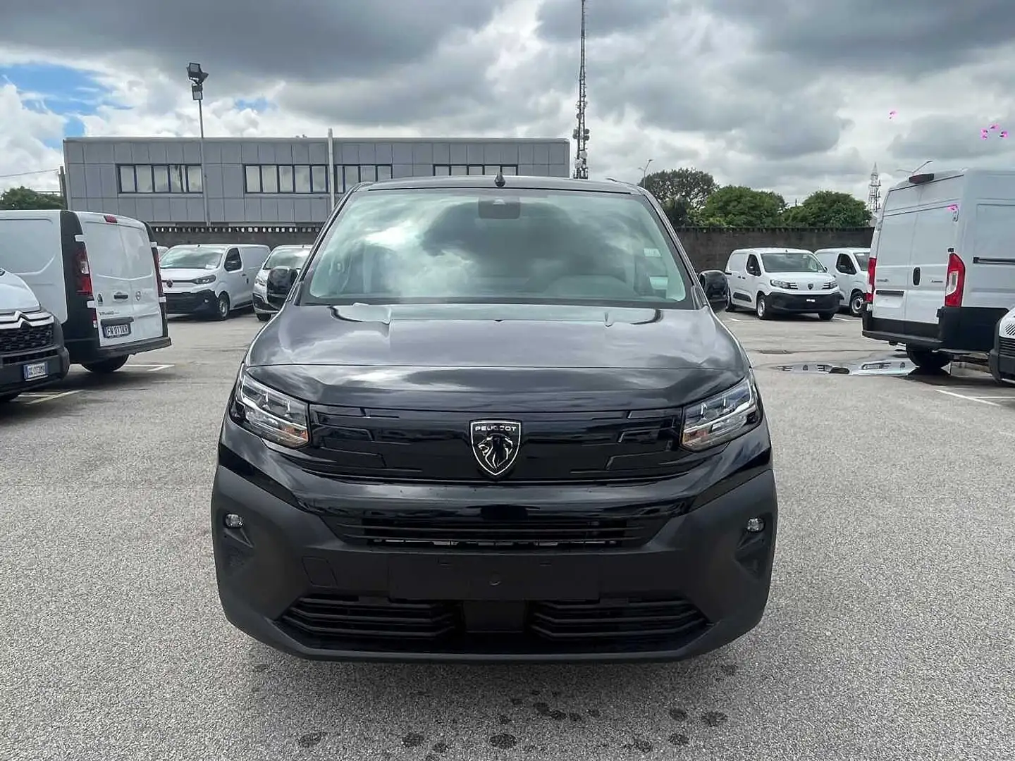 Peugeot Partner Nuovo Partner BlueHdi 130 cv S&S EAT8 Furgone L1 Negro - 2