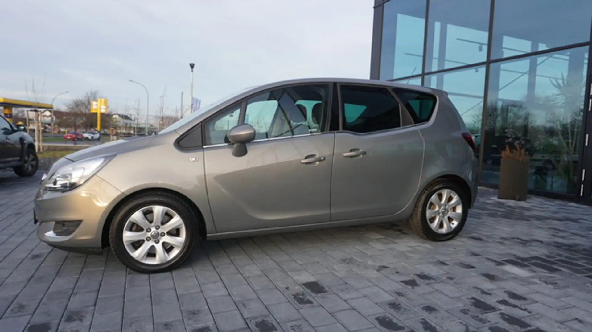 Opel Meriva B AUTOMATIK+KAMERA+SHZ+TEMPOMAT Innovation Grau - 2