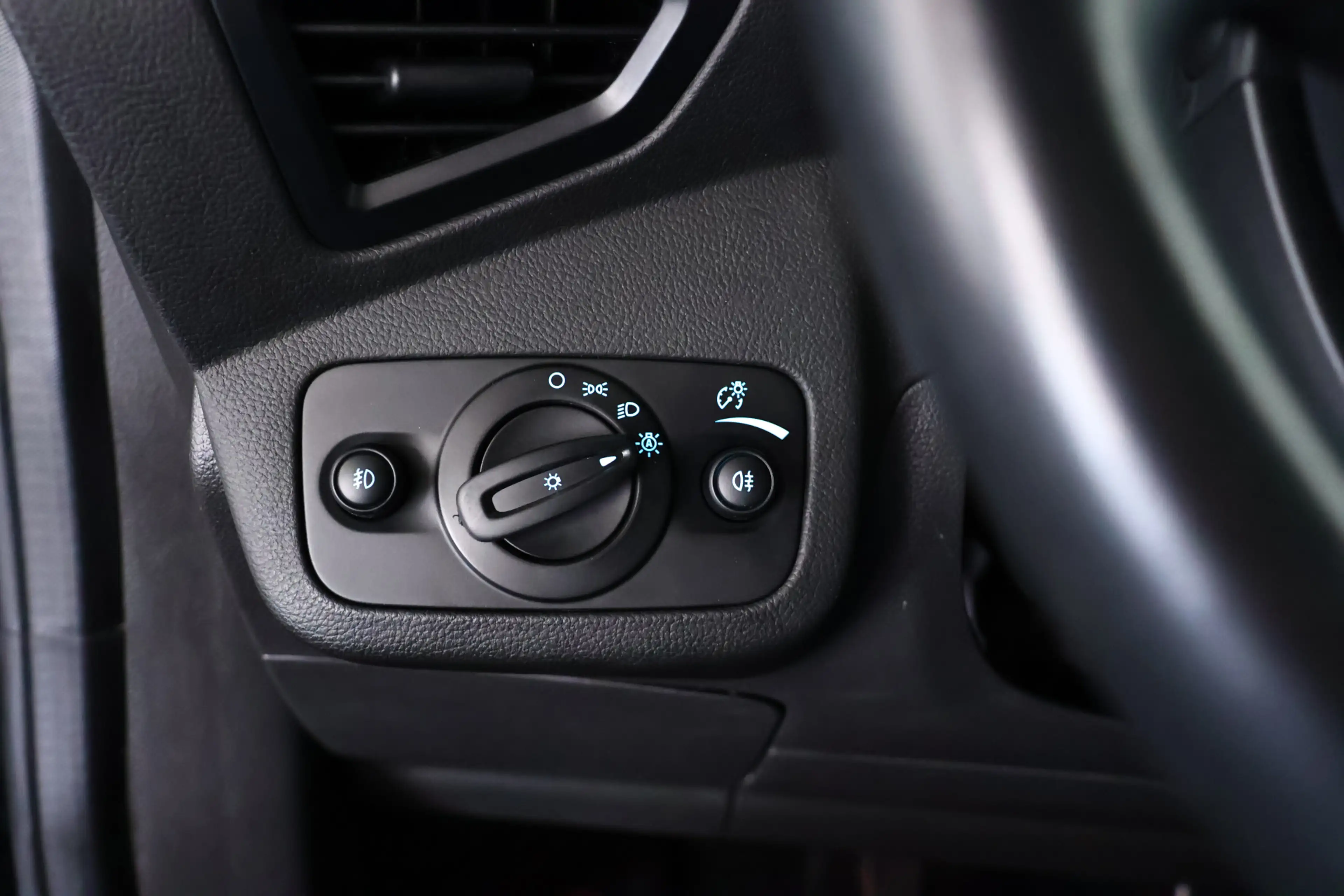 Ford C-Max 1.0 Titanium / Panorama / Navi / CarPlay / Cam — photo 23