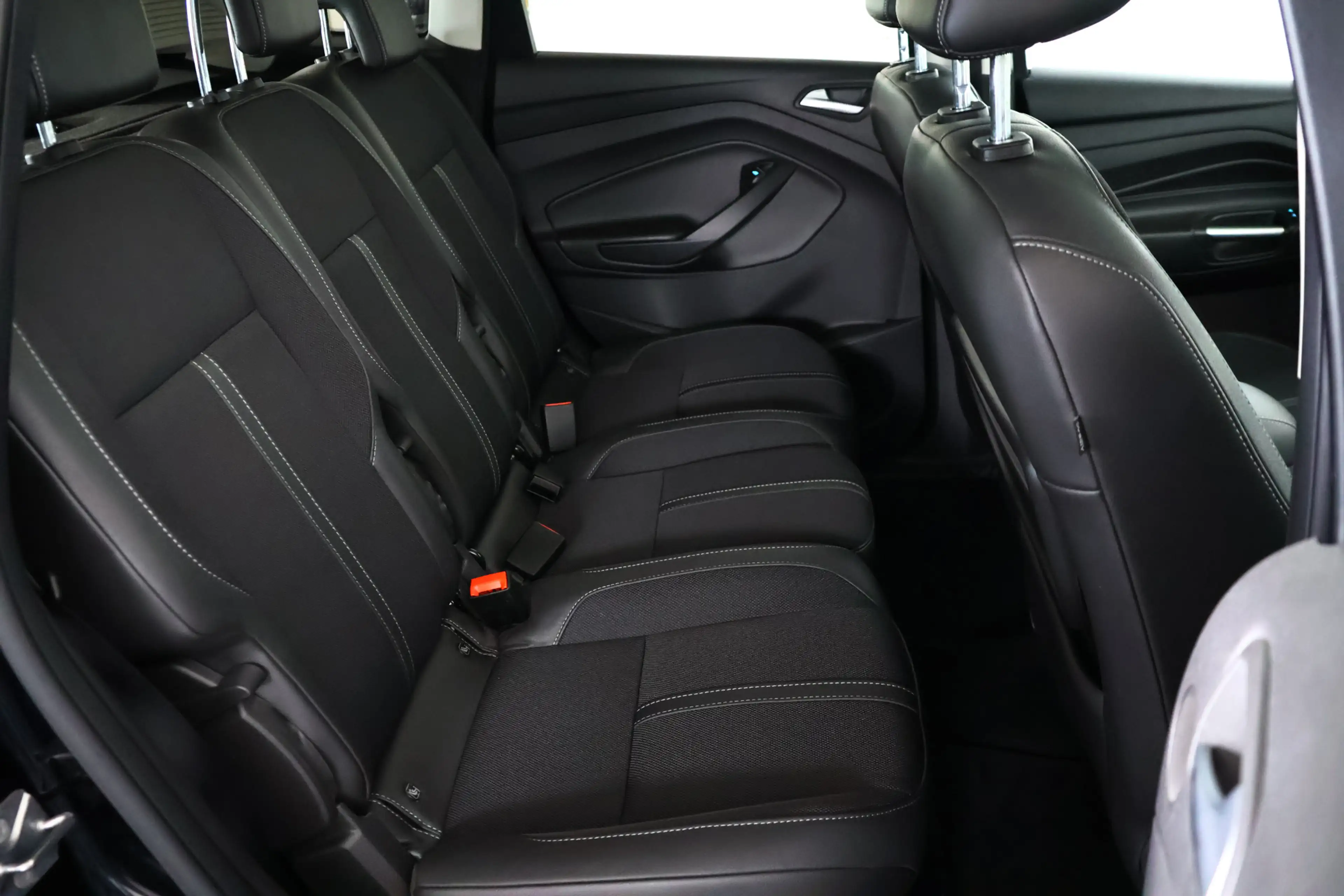 Ford C-Max 1.0 Titanium / Panorama / Navi / CarPlay / Cam — photo 13