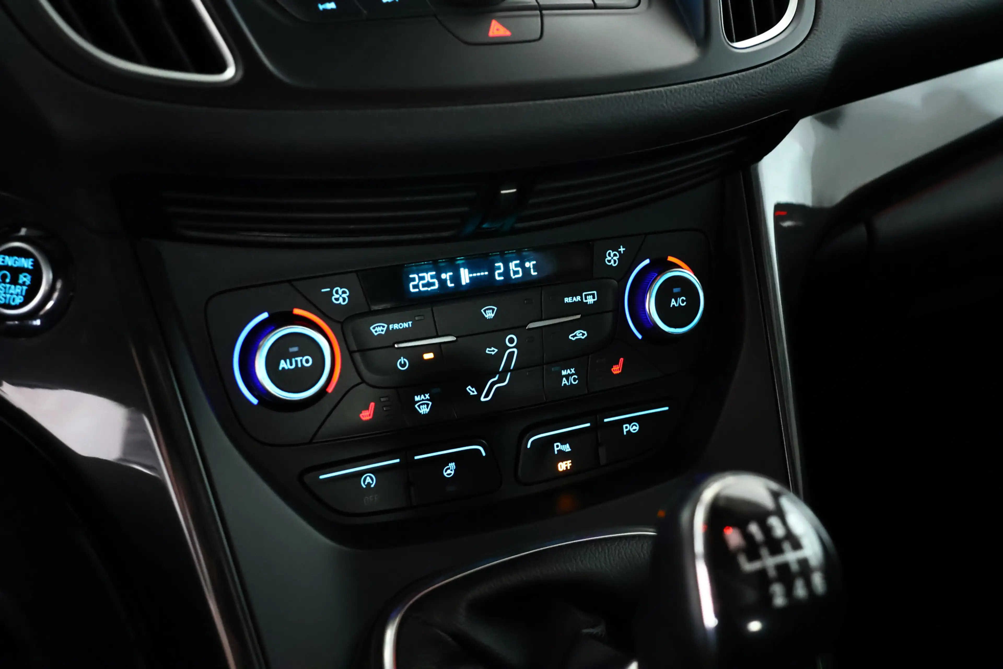 Ford C-Max 1.0 Titanium / Panorama / Navi / CarPlay / Cam — photo 16