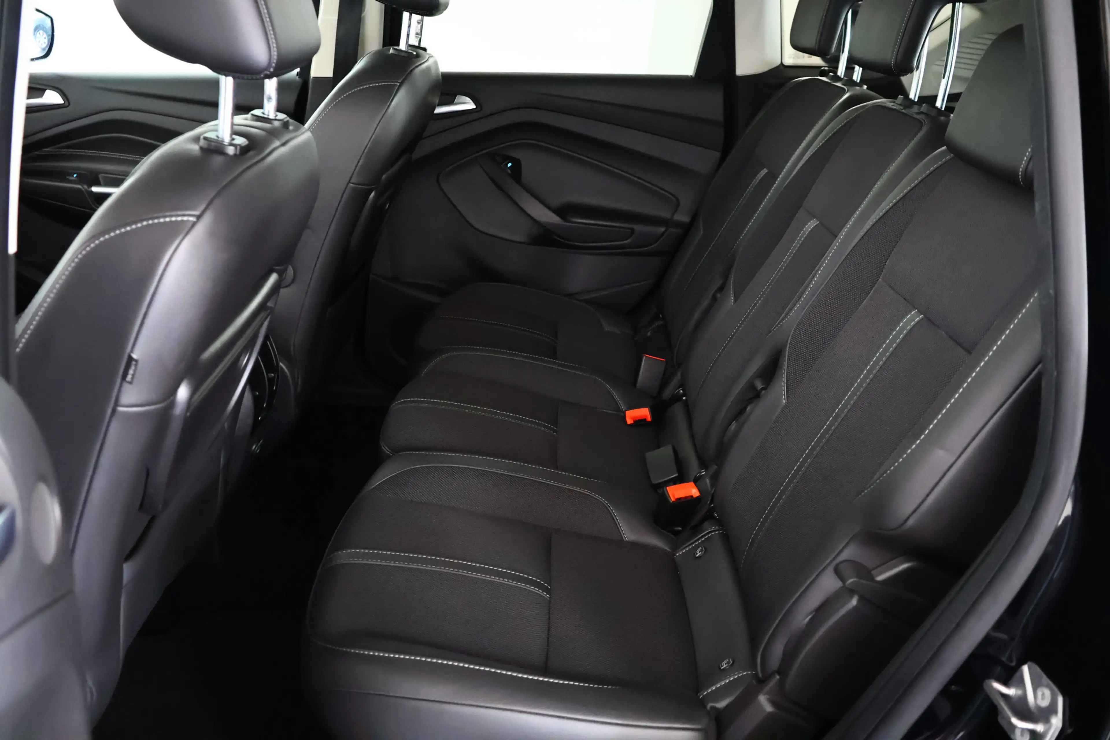 Ford C-Max 1.0 Titanium / Panorama / Navi / CarPlay / Cam — photo 12
